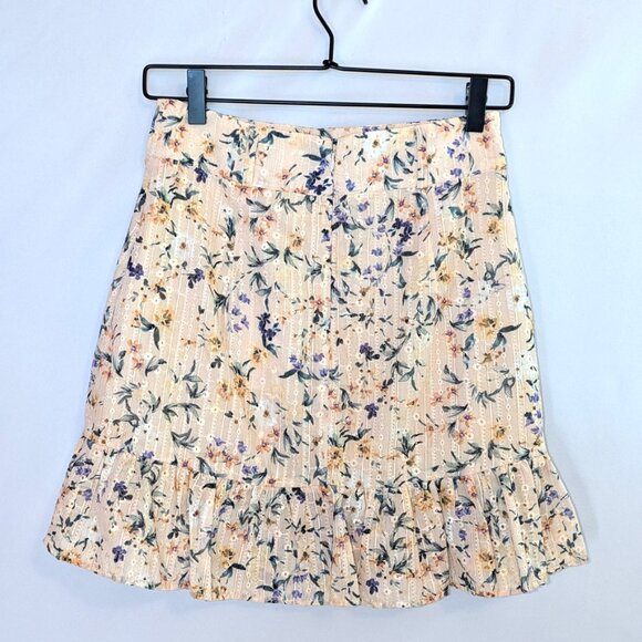 NWT Lovers + Friends | Jill Mini Eyelet Skirt in Peach Ditsy Floral | Size Small - Picture 6 of 10